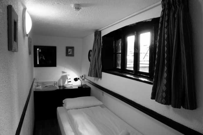 The Holyhead Hostel Dublin Room photo